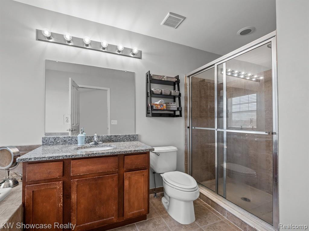 155 CENTER Boulevard, Wixom, MI 48393 — Photo 17