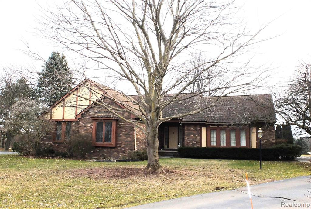 6469 WOODCREST Ridge, Clarkston, MI — front exterior