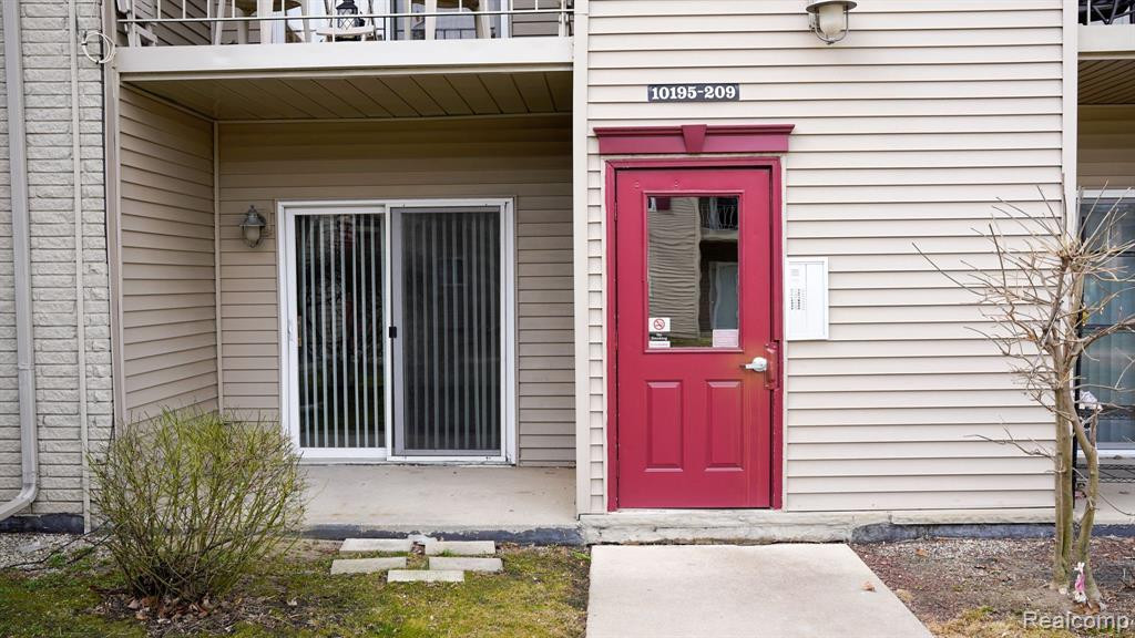 10195 ALLEN POINTE Drive, Allen Park, MI 48101 — Photo 4