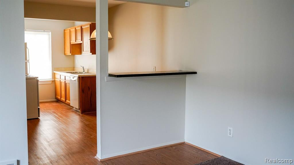10195 ALLEN POINTE Drive, Allen Park, MI 48101 — Photo 15
