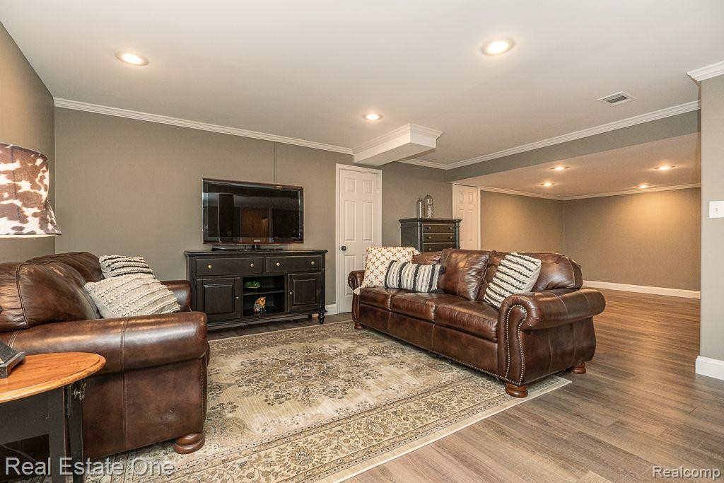 54121 MOUND Road, Shelby Twp, MI 48316 — Photo 24