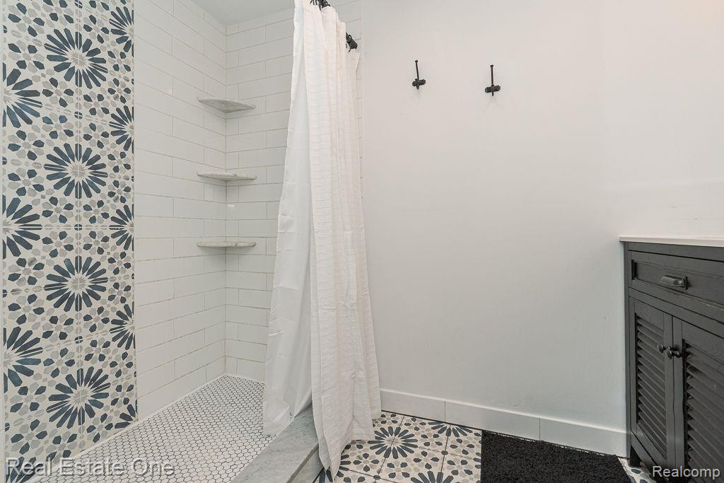 54121 MOUND Road, Shelby Twp, MI 48316 — Photo 26