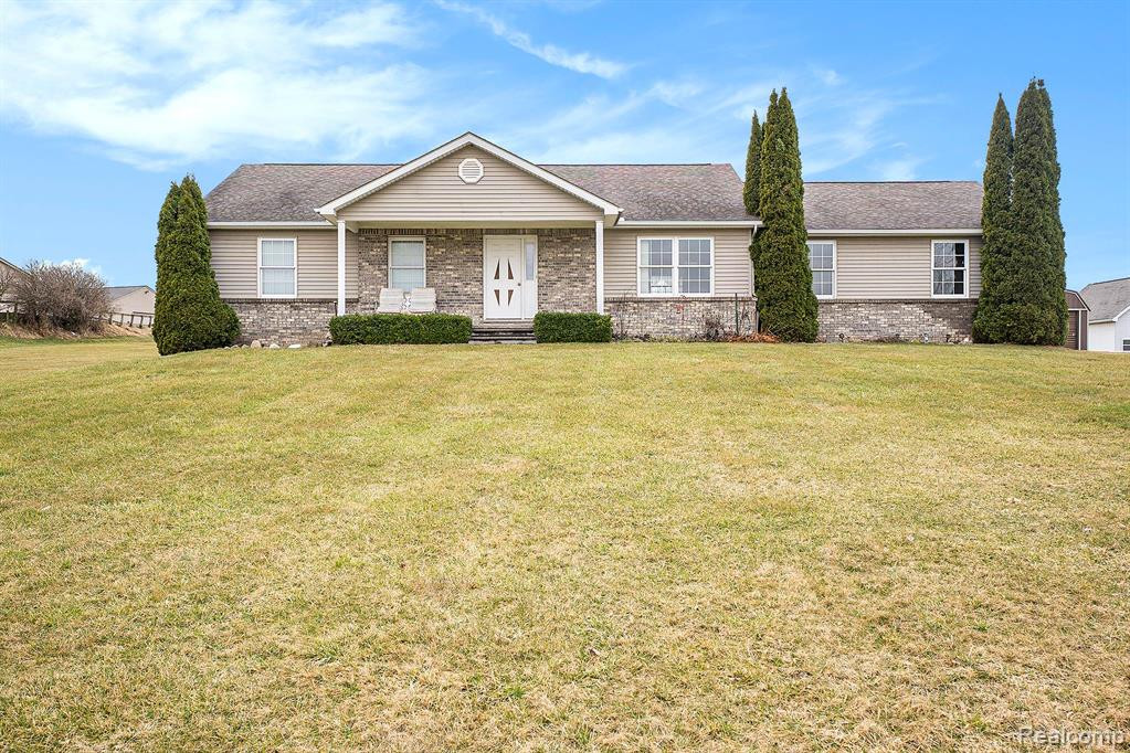 1755 N VAN DYKE Road, Imlay City, MI 48444 — front exterior