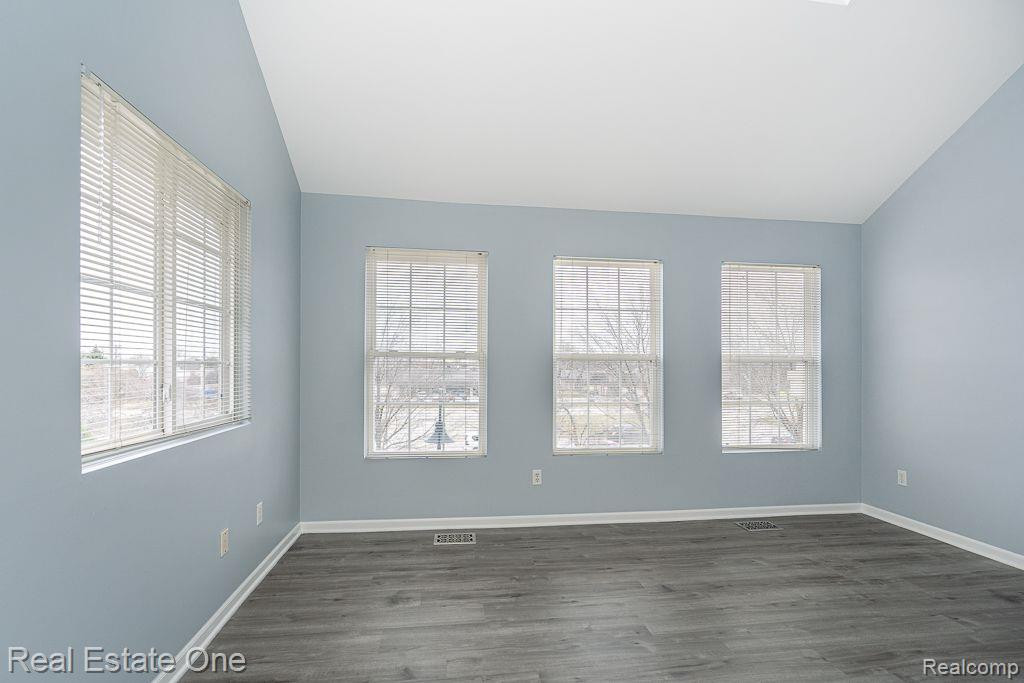 1111 BEAVER RUN, 79, Troy, MI 48083 — Photo 6