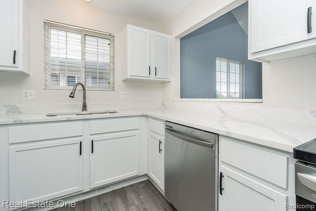 1111 BEAVER RUN, 79, Troy, MI 48083 — Photo 10