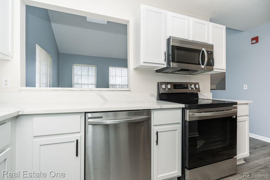 1111 BEAVER RUN, 79, Troy, MI 48083 — Photo 11