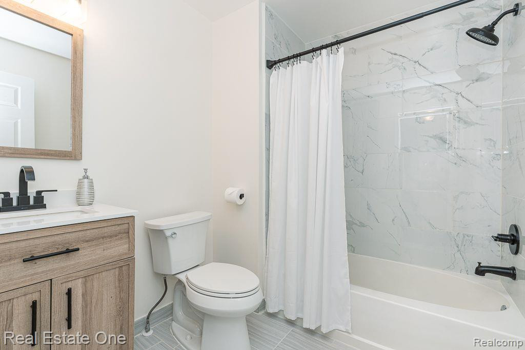 1111 BEAVER RUN, 79, Troy, MI 48083 — Photo 14