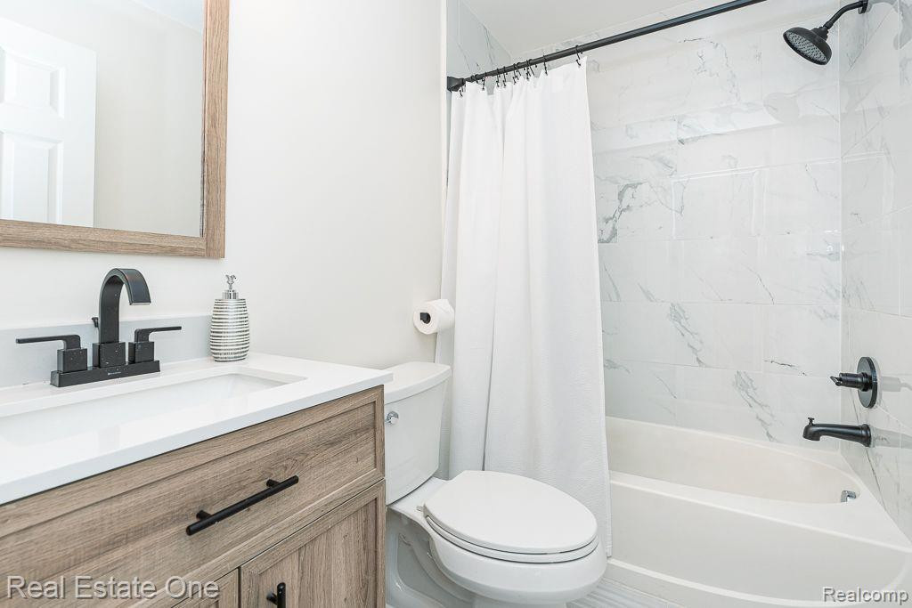 1111 BEAVER RUN, 79, Troy, MI 48083 — Photo 16