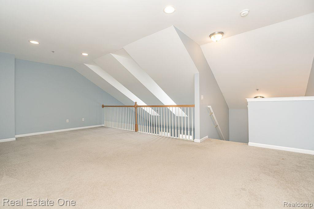 1111 BEAVER RUN, 79, Troy, MI 48083 — Photo 17
