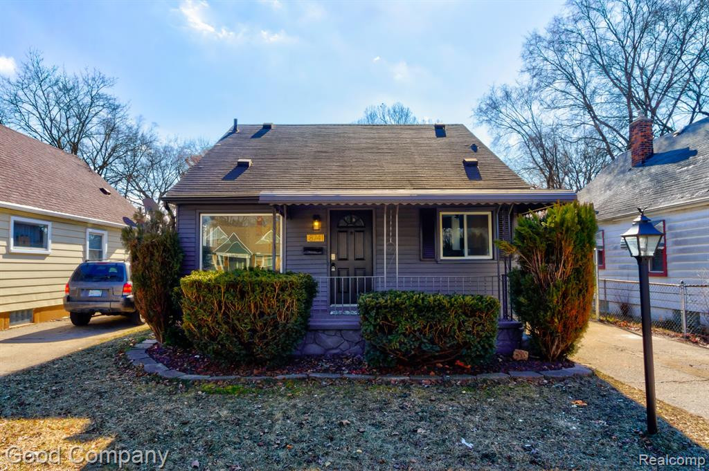8741 SARATOGA Street, Oak Park, MI 48237 — front exterior