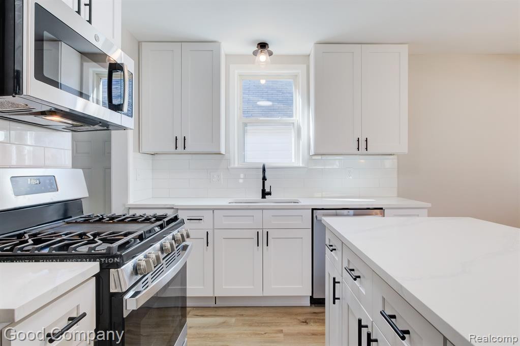 8741 SARATOGA Street, Oak Park, MI 48237 — Photo 10