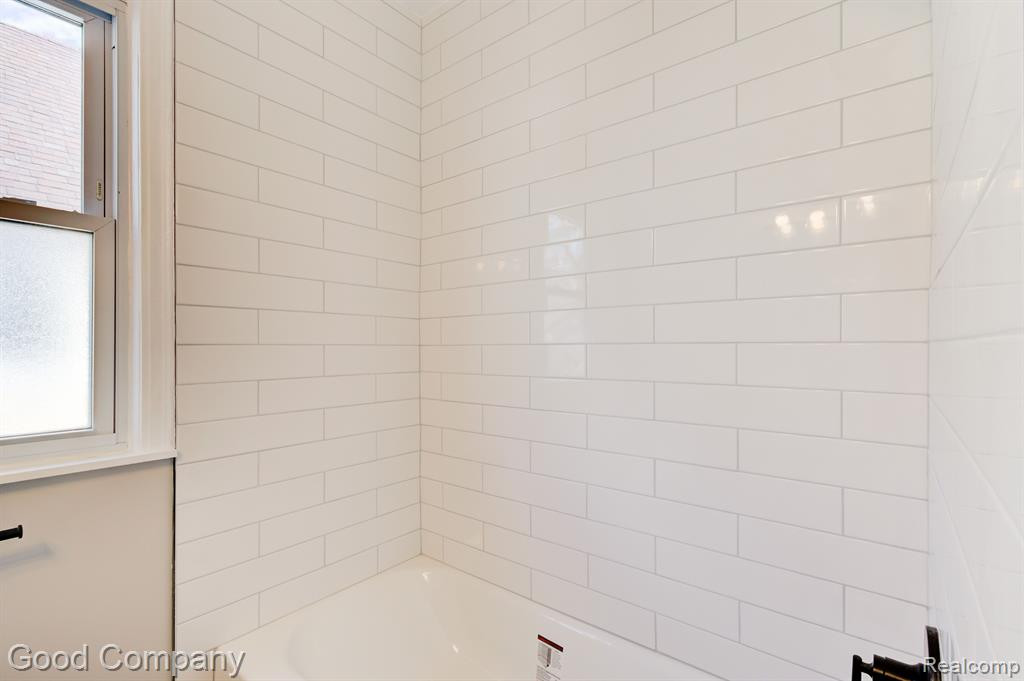 8741 SARATOGA Street, Oak Park, MI 48237 — Photo 18