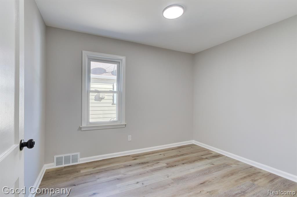 8741 SARATOGA Street, Oak Park, MI 48237 — Photo 19