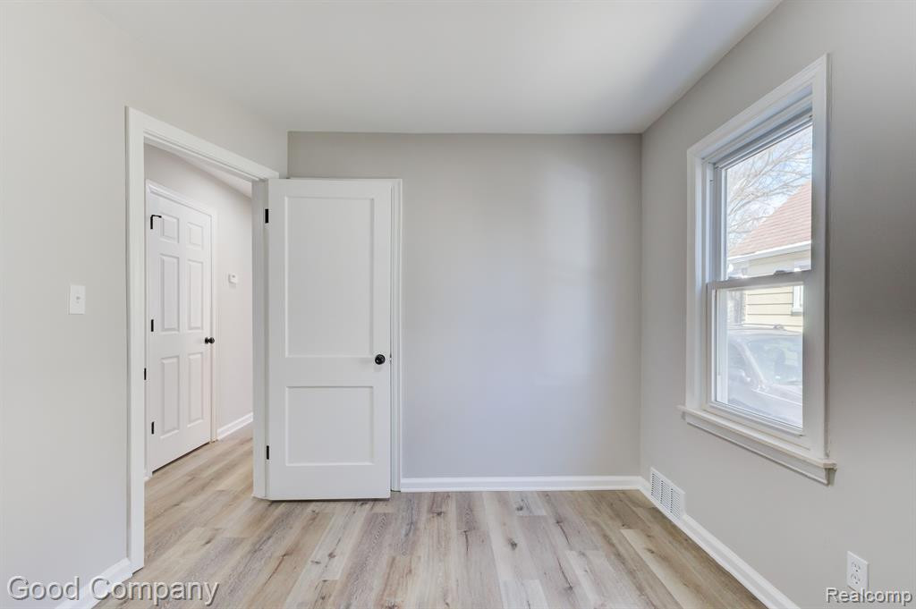 8741 SARATOGA Street, Oak Park, MI 48237 — Photo 20