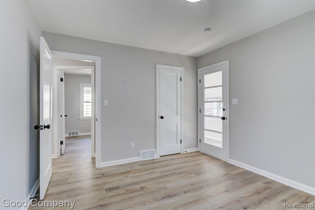 8741 SARATOGA Street, Oak Park, MI 48237 — Photo 22