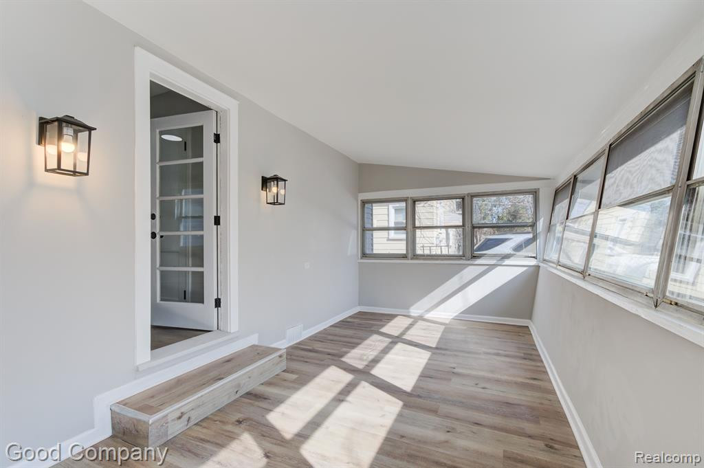 8741 SARATOGA Street, Oak Park, MI 48237 — Photo 23