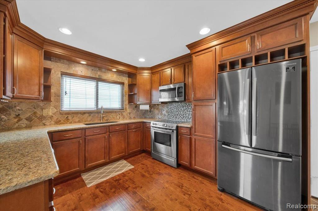 42606 REDFERN Street, Canton, MI 48187 — Photo 9