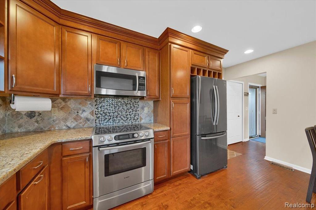 42606 REDFERN Street, Canton, MI 48187 — Photo 11