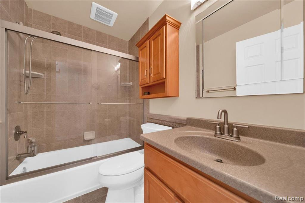 42606 REDFERN Street, Canton, MI 48187 — Photo 18