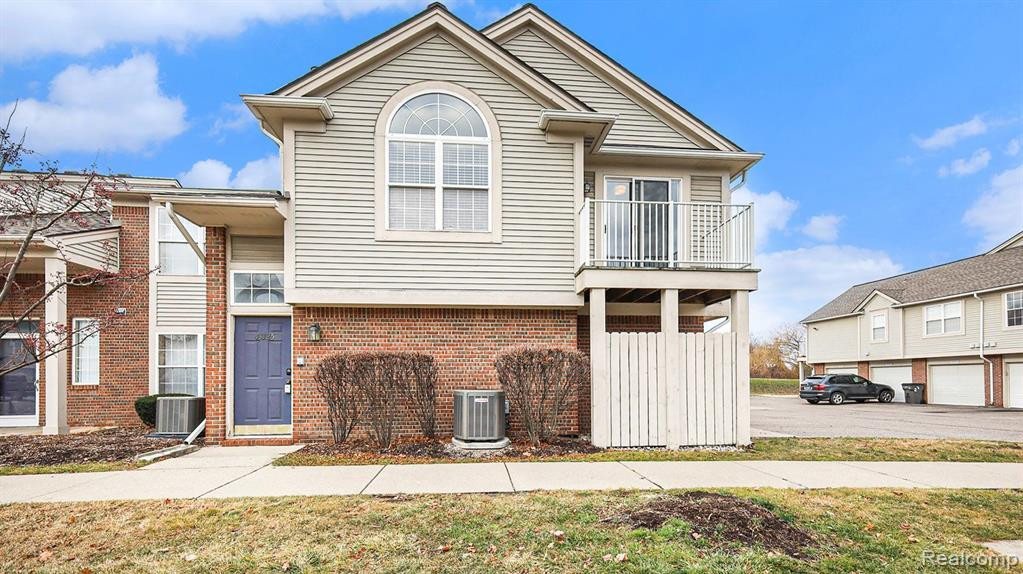 43325 Woodbridge Drive, Clinton Twp, MI 48038 — Photo 2