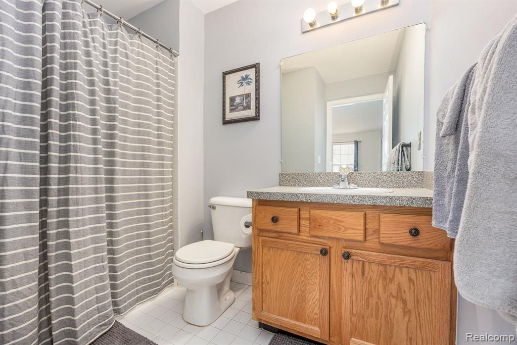 43325 Woodbridge Drive, Clinton Twp, MI 48038 — Photo 13