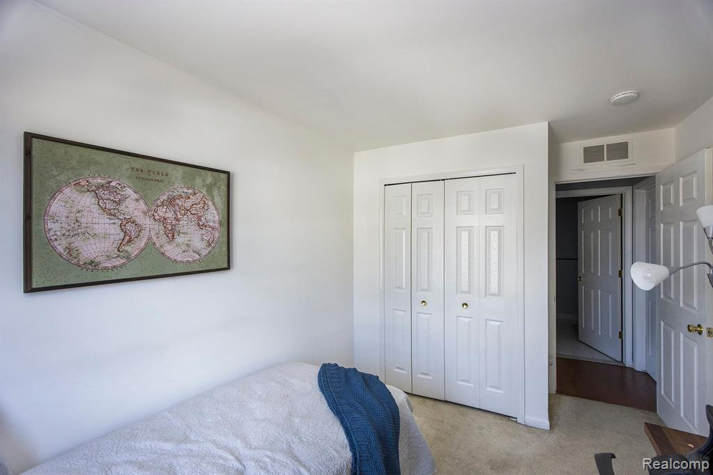 43325 Woodbridge Drive, Clinton Twp, MI 48038 — Photo 15