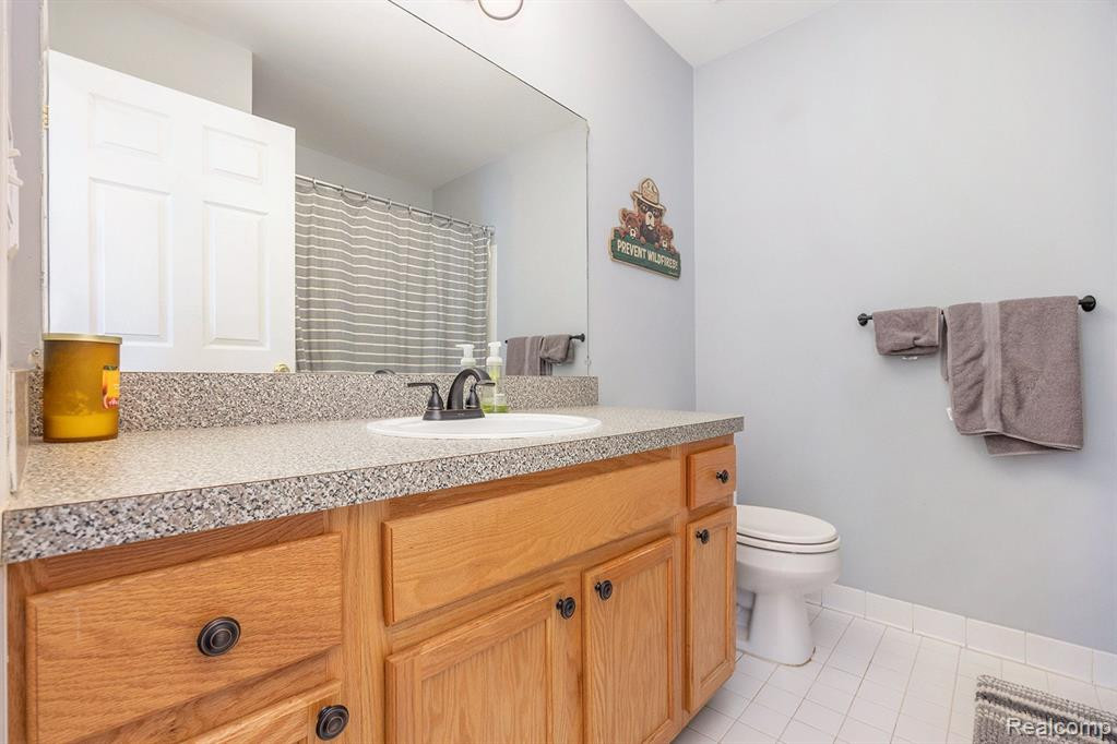 43325 Woodbridge Drive, Clinton Twp, MI 48038 — Photo 16
