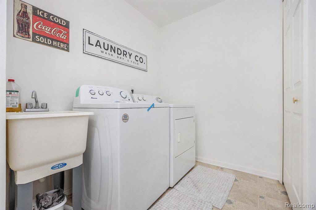43325 Woodbridge Drive, Clinton Twp, MI 48038 — Photo 17