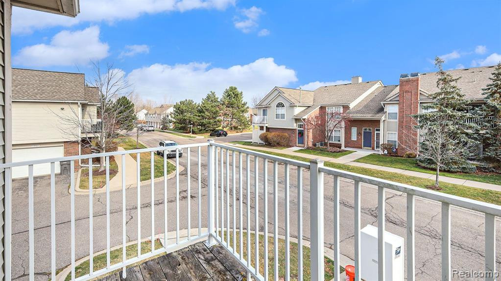43325 Woodbridge Drive, Clinton Twp, MI 48038 — Photo 18