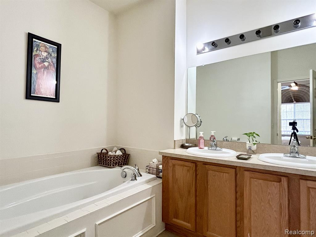 140 CHERRY STONE Drive, Canton, MI 48188 — Photo 19
