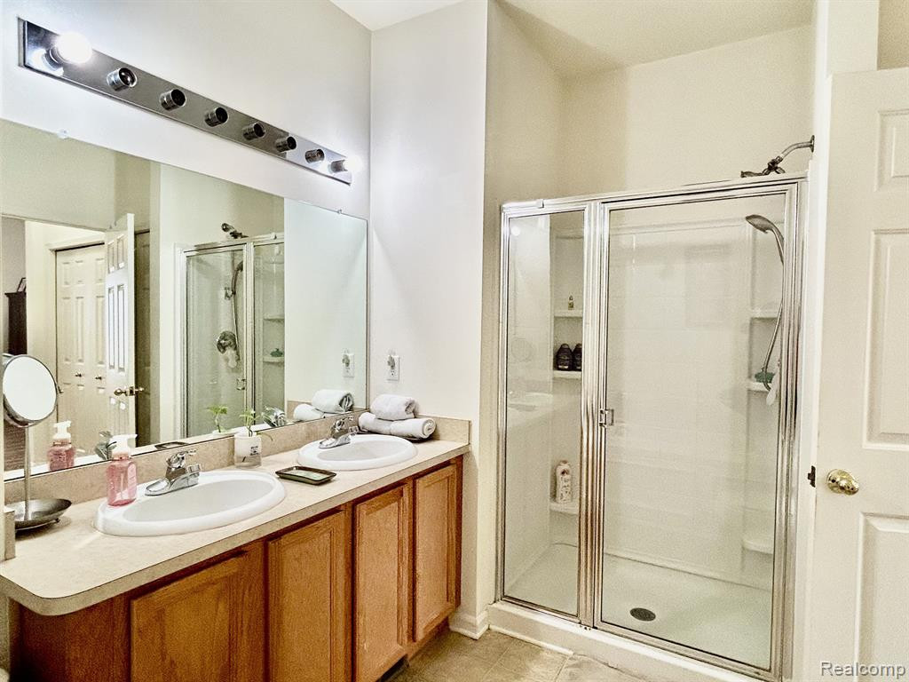 140 CHERRY STONE Drive, Canton, MI 48188 — Photo 20