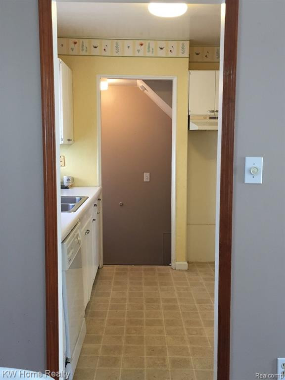 9746 Sanilac Street, Detroit, MI 48224 — Photo 4