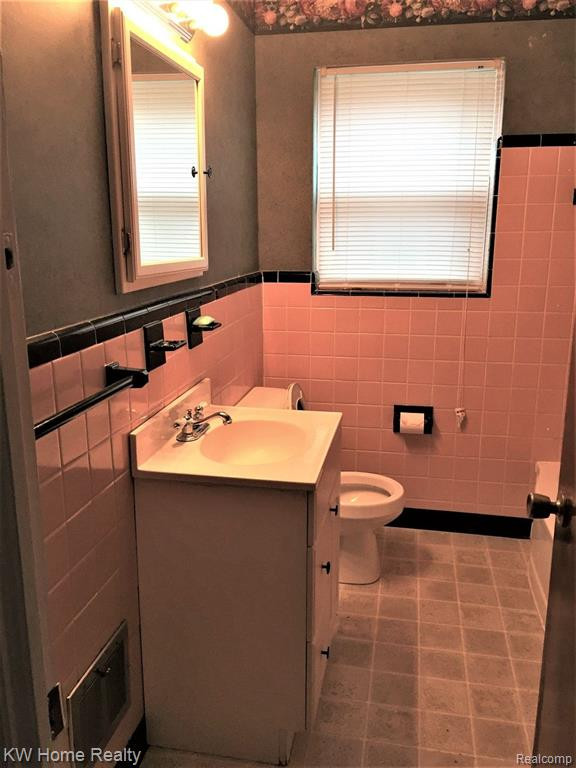 9746 Sanilac Street, Detroit, MI 48224 — Photo 7