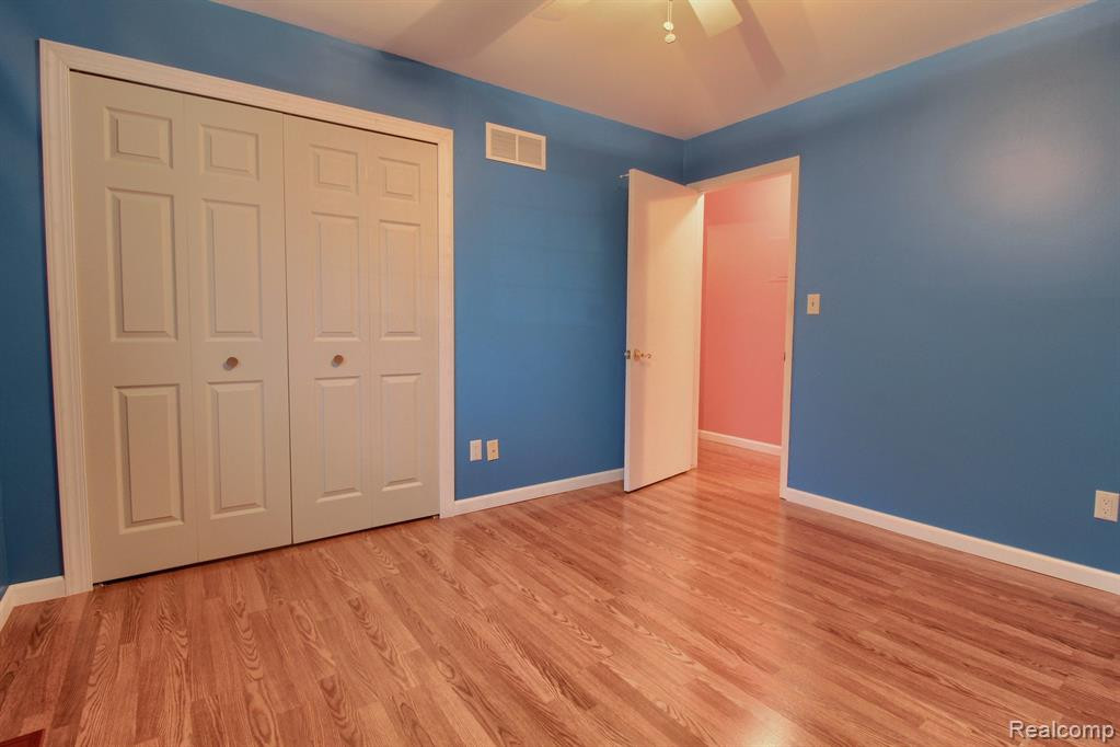 1861 BALDWIN Drive, 8, Trenton, MI 48183 — Photo 16