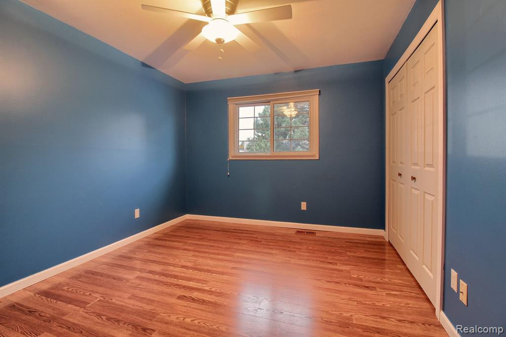 1861 BALDWIN Drive, 8, Trenton, MI 48183 — Photo 17