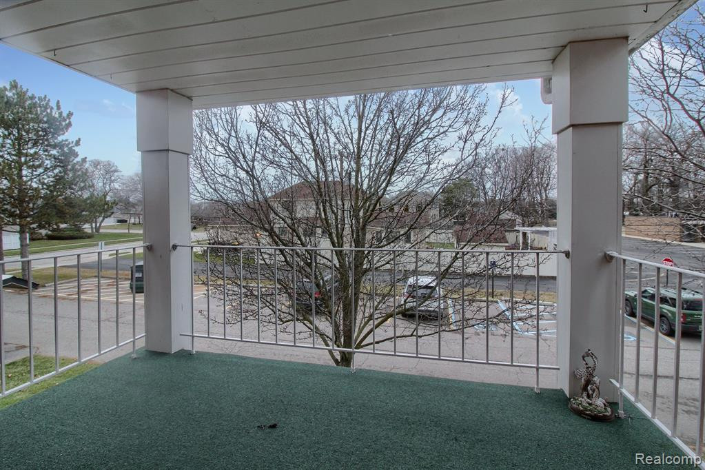 1861 BALDWIN Drive, 8, Trenton, MI 48183 — Photo 21