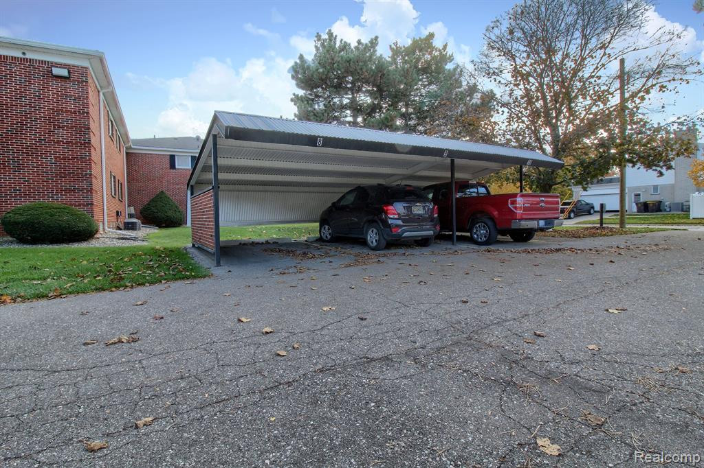 1861 BALDWIN Drive, 8, Trenton, MI 48183 — Photo 23
