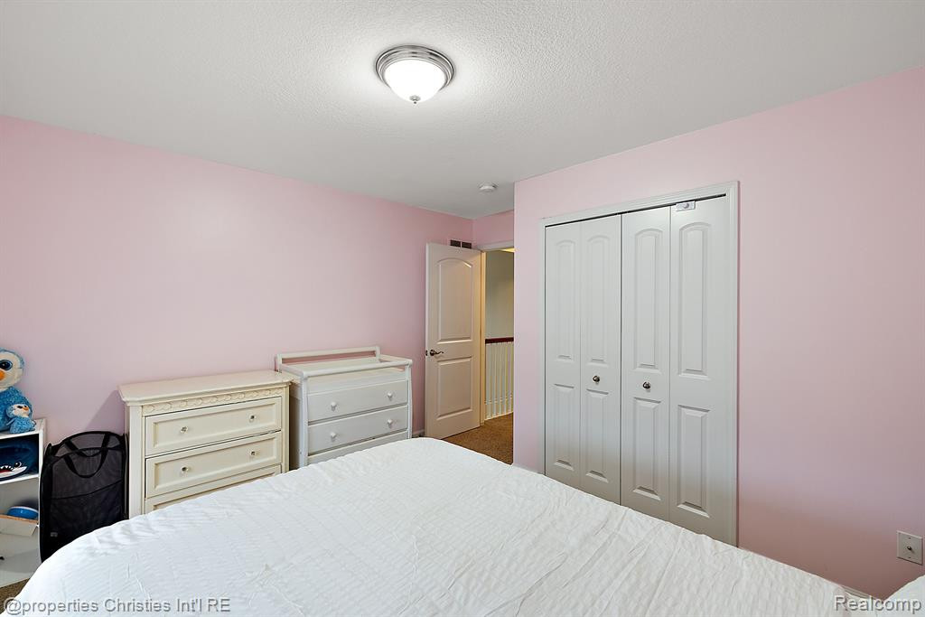 27699 BELGRAVE, Novi, MI — Photo 37