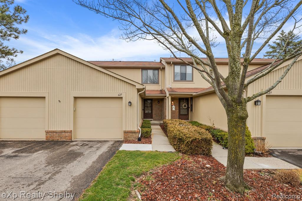 627 BYRON, Rochester Hills, MI 48307 — front exterior