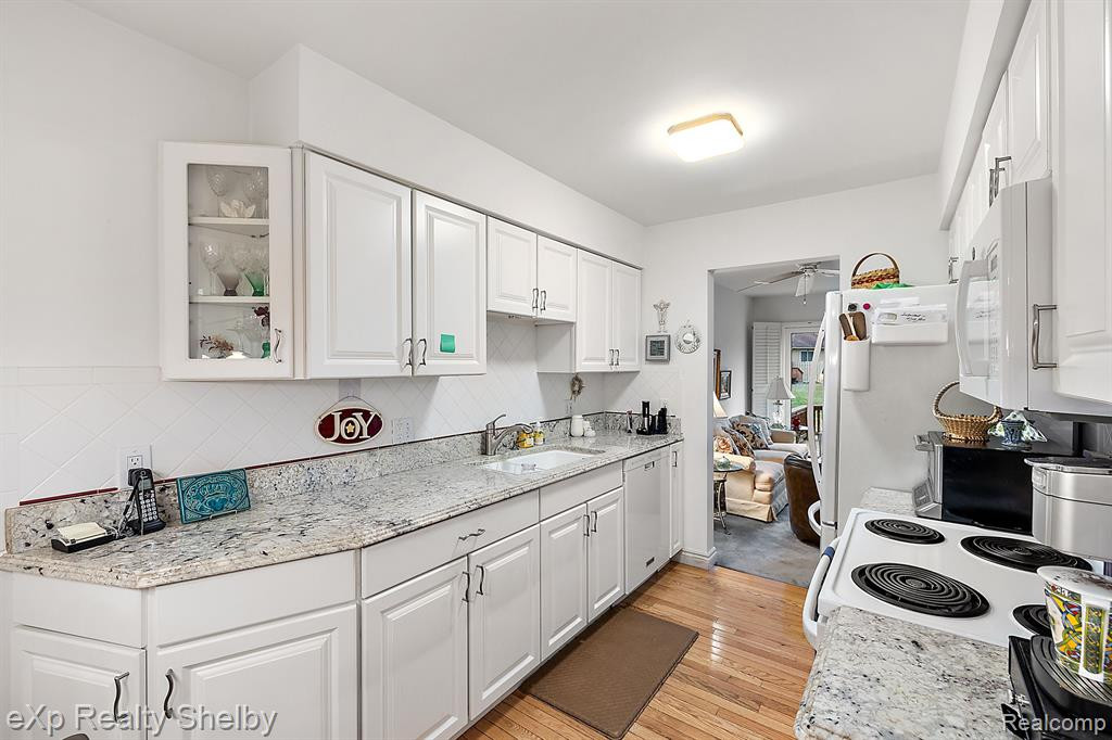 627 BYRON, Rochester Hills, MI 48307 — Photo 8