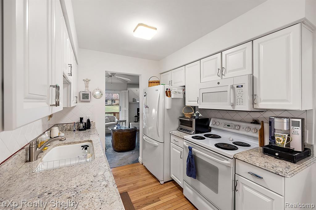 627 BYRON, Rochester Hills, MI 48307 — Photo 9