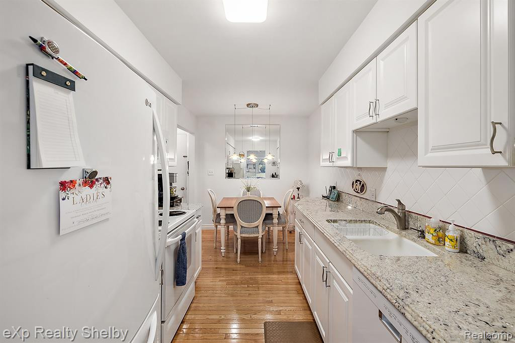 627 BYRON, Rochester Hills, MI 48307 — Photo 10