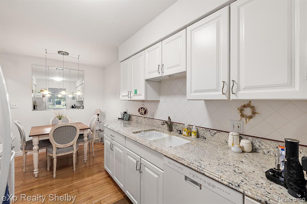 627 BYRON, Rochester Hills, MI 48307 — Photo 11