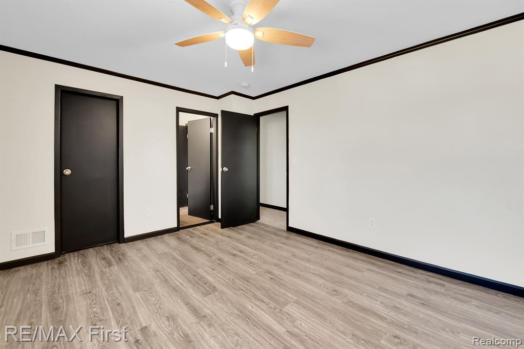 2973 ROUNDTREE Drive, Troy, MI 48083 — Photo 13