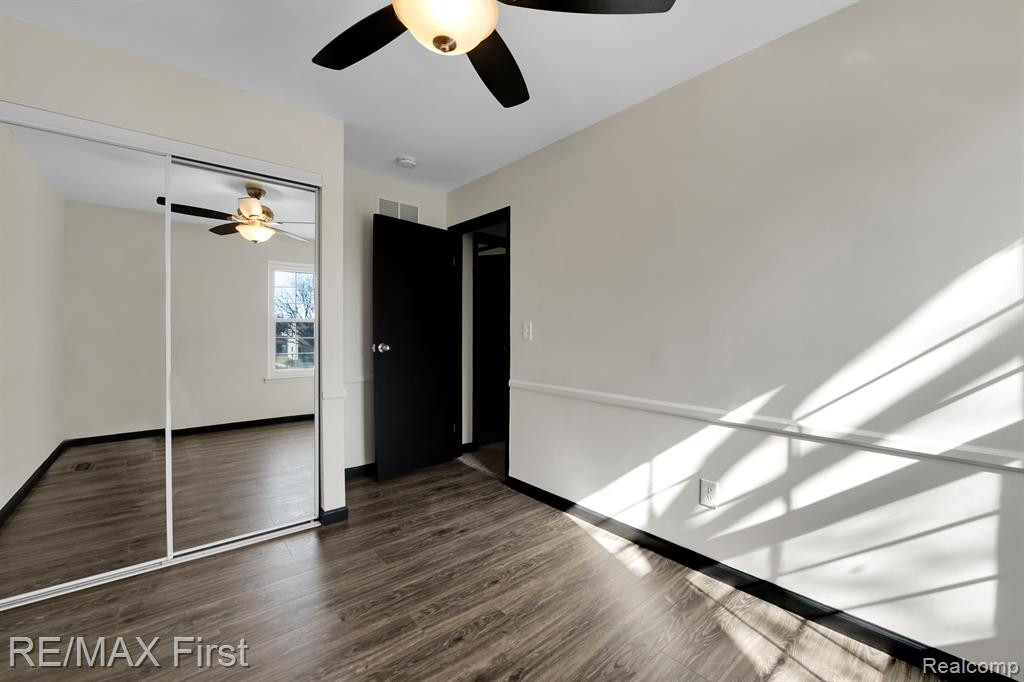2973 ROUNDTREE Drive, Troy, MI 48083 — Photo 16