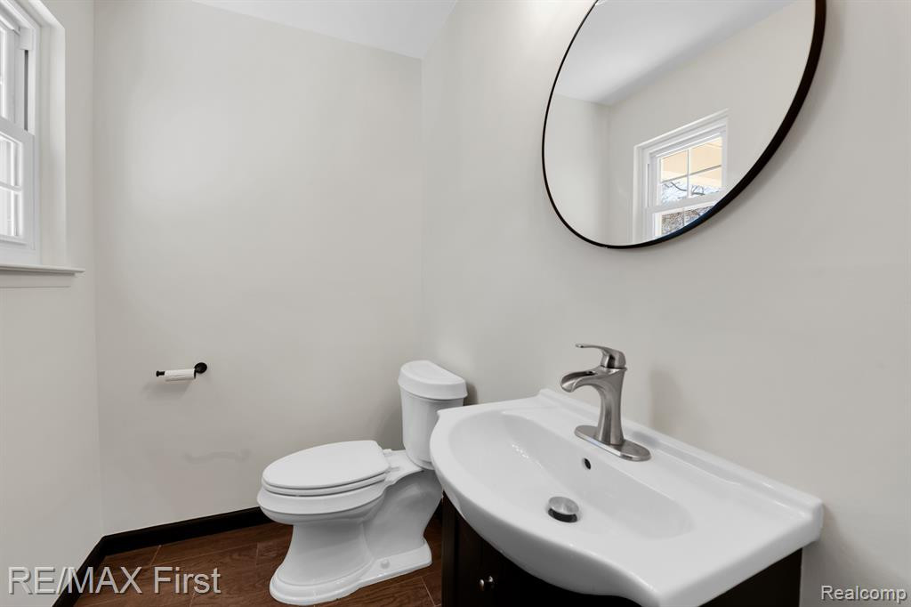2973 ROUNDTREE Drive, Troy, MI 48083 — Photo 25