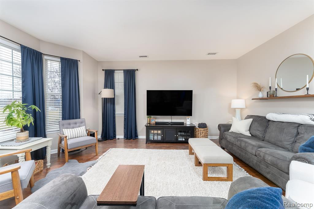 4281 HAMPTON RIDGE Boulevard, 149, Howell, MI 48843 — Photo 3