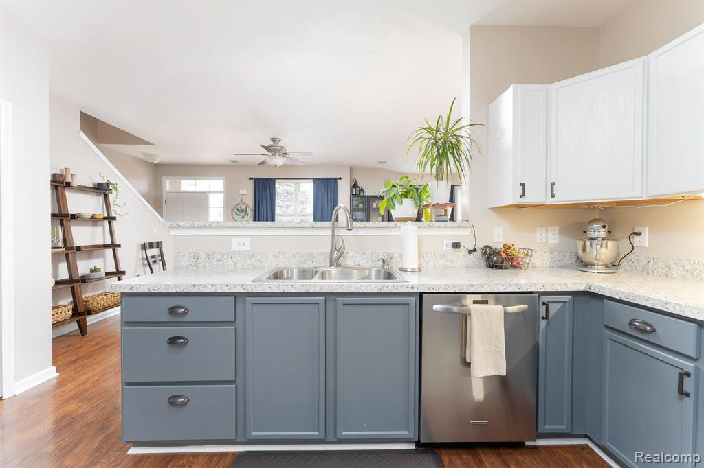 4281 HAMPTON RIDGE Boulevard, 149, Howell, MI 48843 — Photo 11