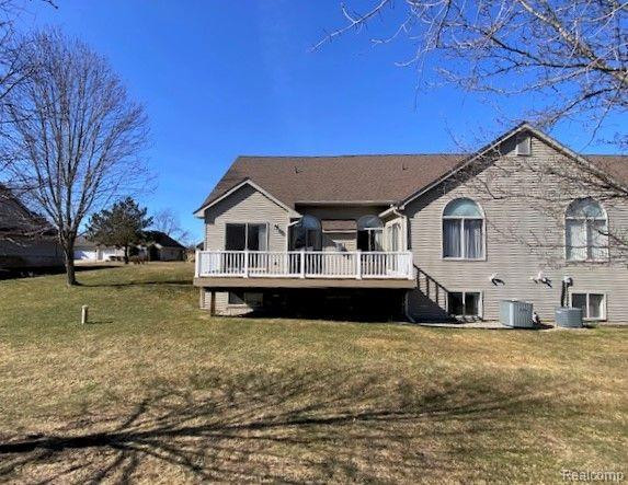 7220 HAWTHORNE Circle, Goodrich Vlg, MI — Photo 4