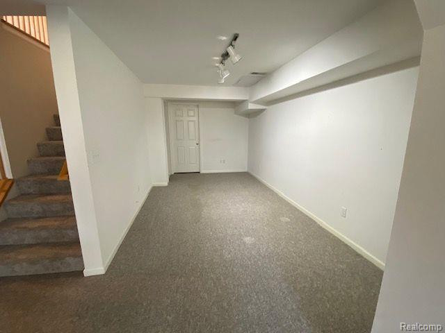 7220 HAWTHORNE Circle, Goodrich Vlg, MI — Photo 11